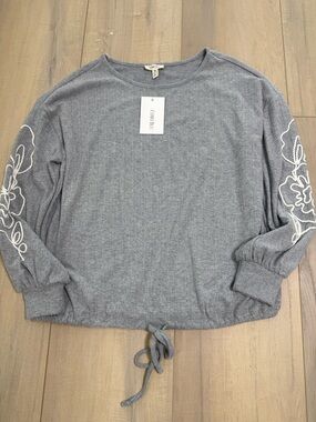 Cozy Embroidered-Sleeve Gray Drawstring Pullover by Como Blu